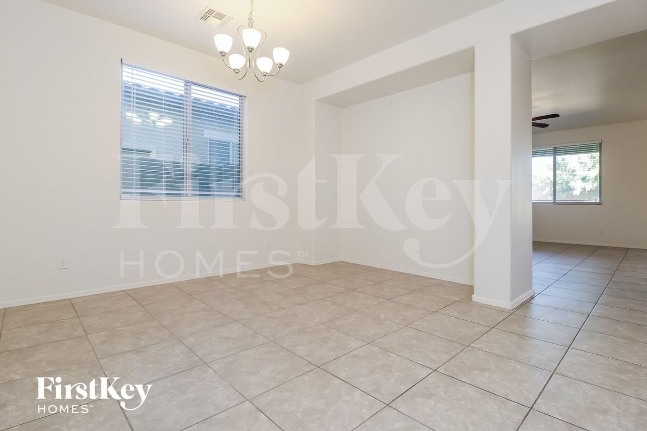 21280 W Coronado Rd - Photo 5 of 15