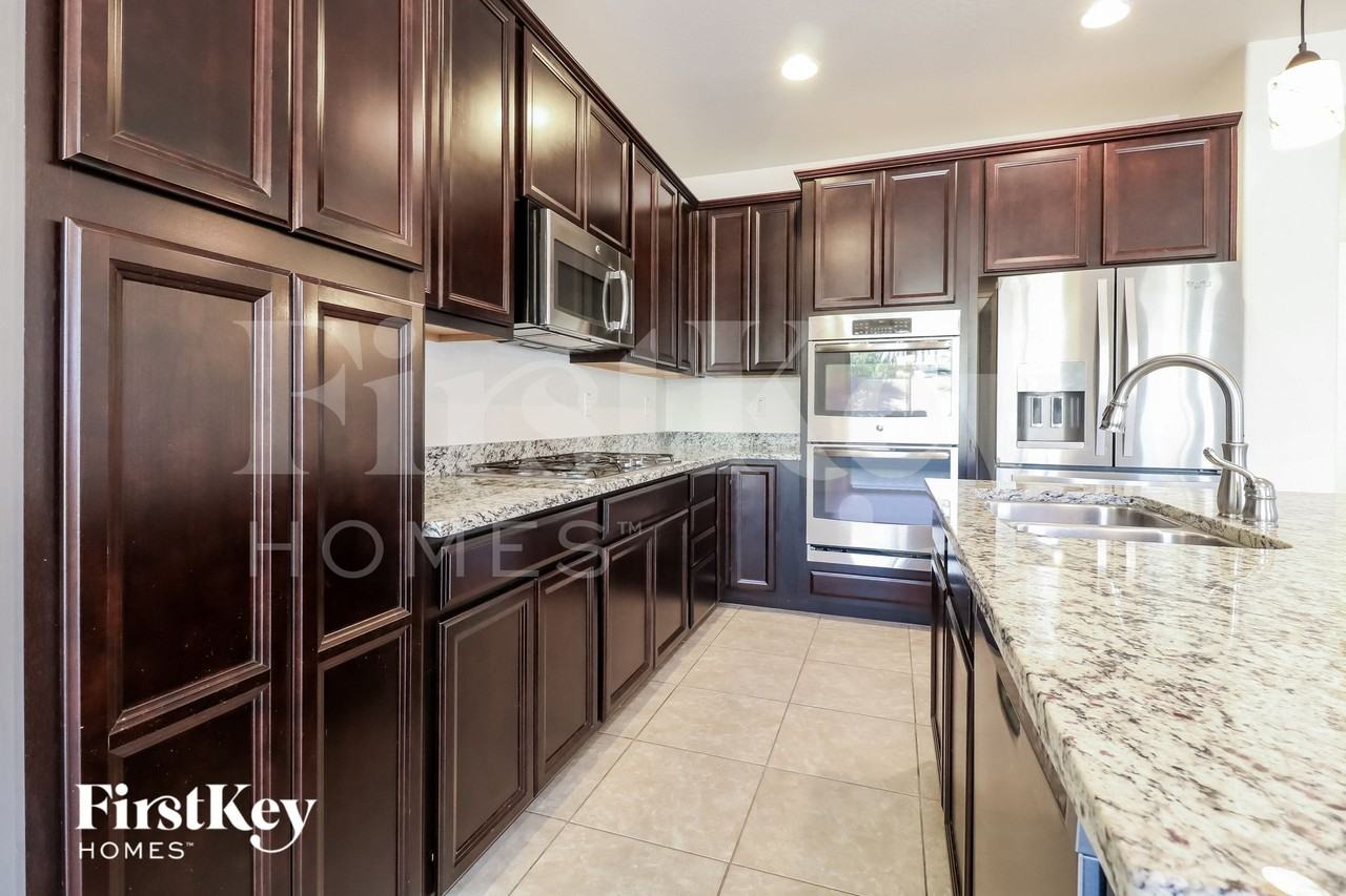 21280 W Coronado Rd - Photo 6 of 15