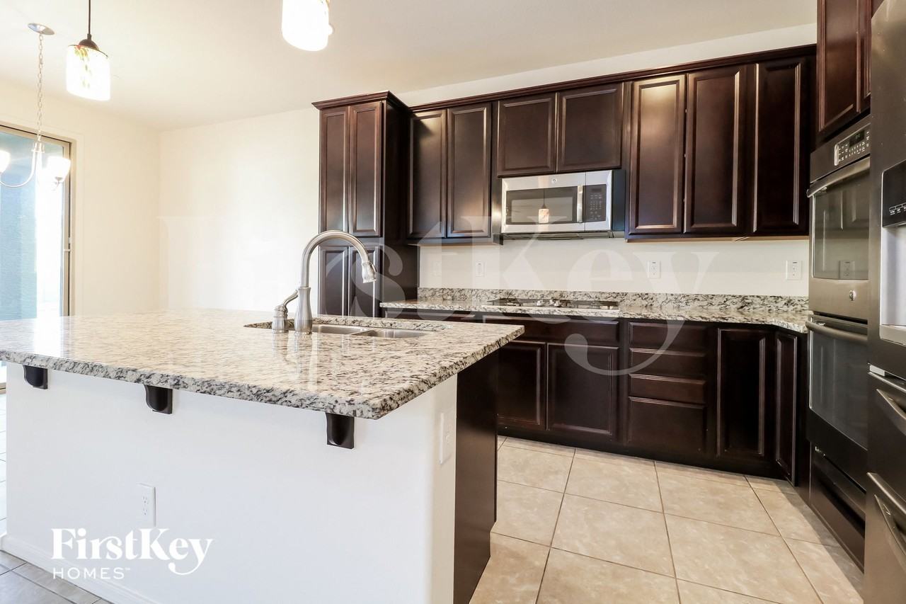 21280 W Coronado Rd - Photo 7 of 15