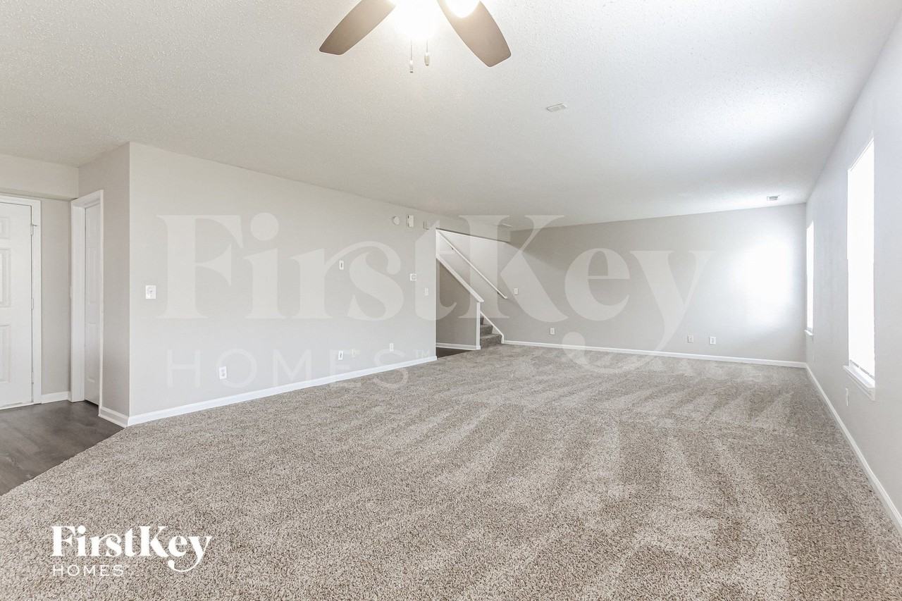 8114 Grove Berry Dr - Photo 3 of 15