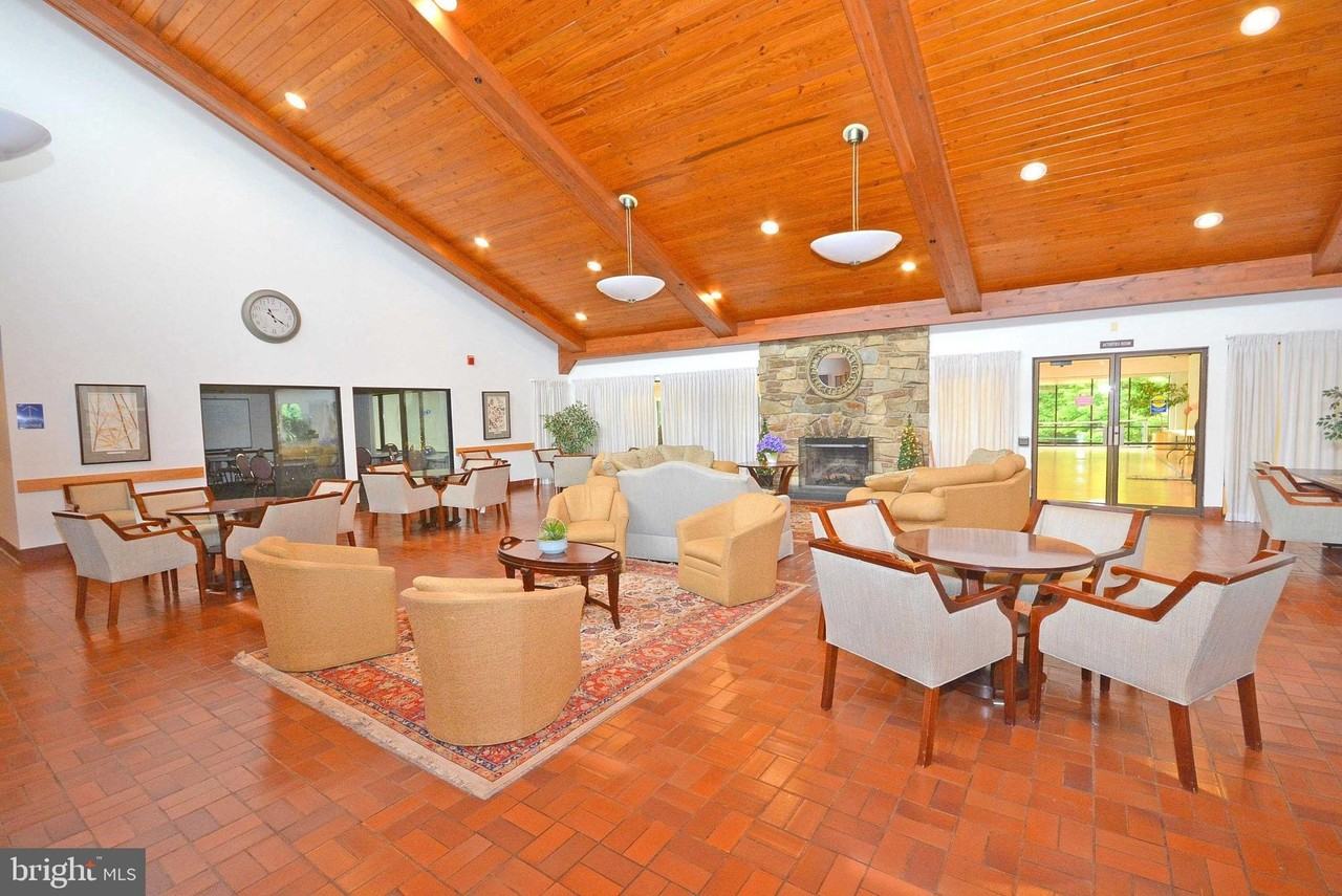 835 Coxswain Way - Photo 3 of 20