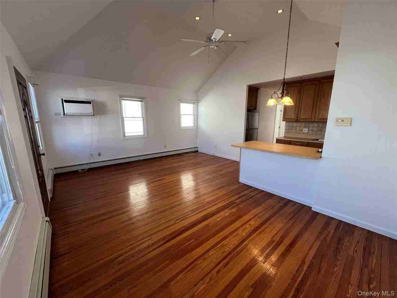 72 Georgia Ave - Photo 3 of 20