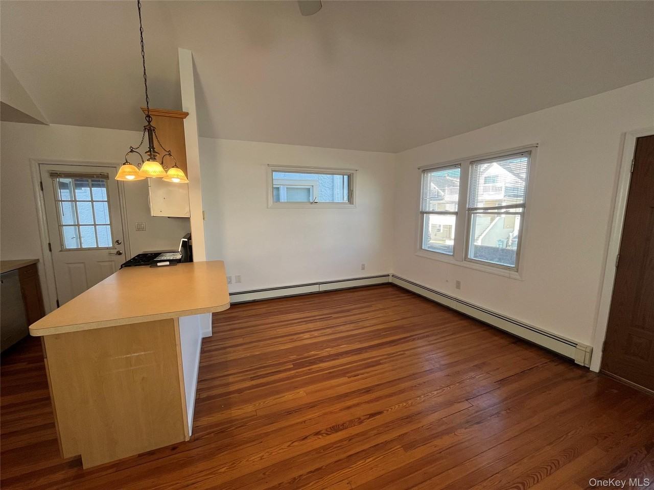 72 Georgia Ave - Photo 5 of 20