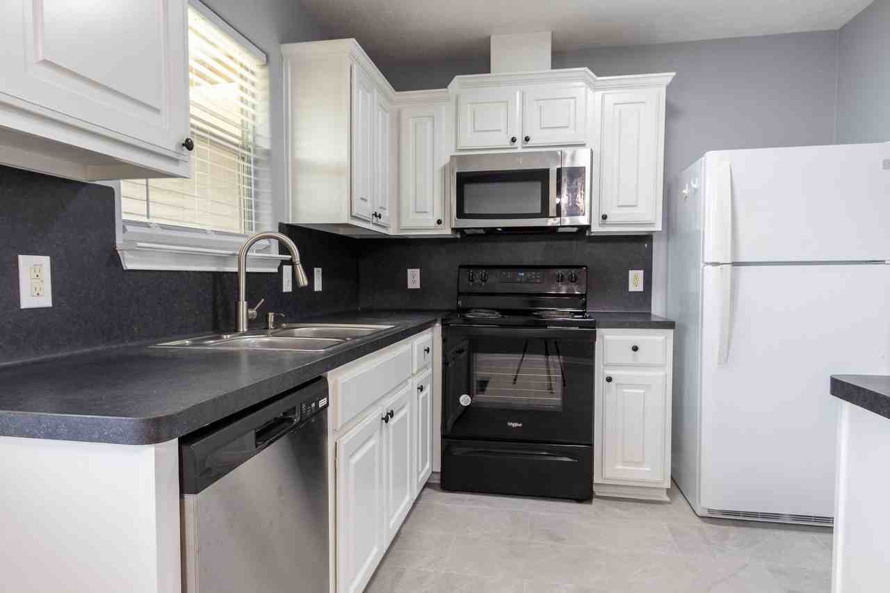 9107 Stingray Ct - Photo 7 of 27