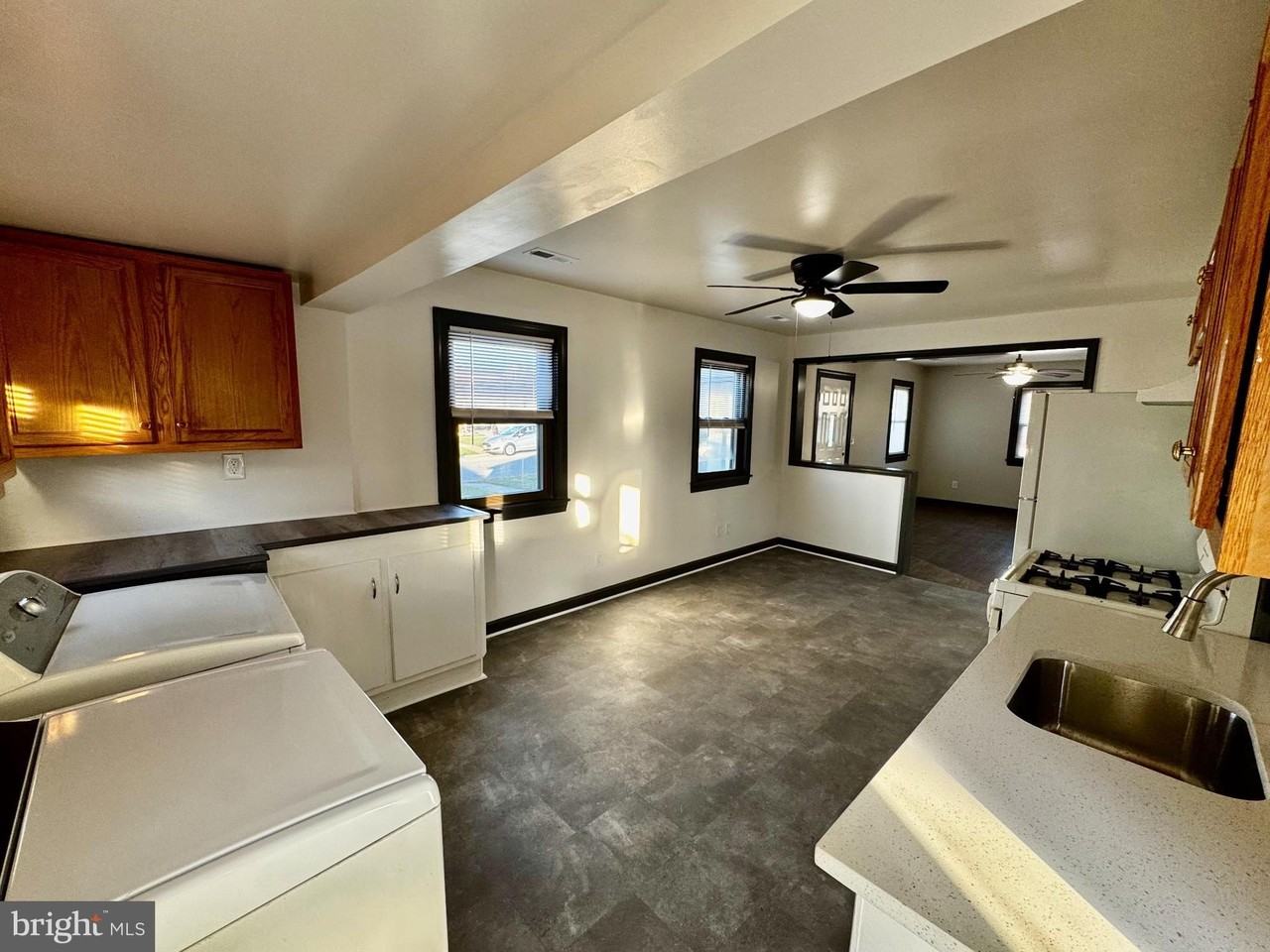 1708 Rita Rd - Photo 5 of 16