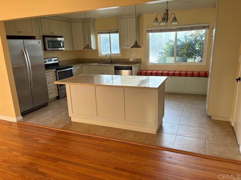 3623 Hazelhurst Ct - Photo 5 of 9