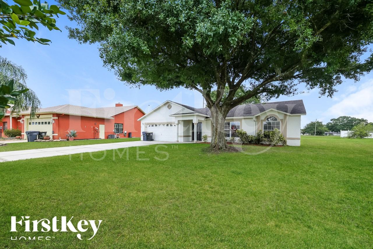 329 Edgewood Ct - Photo 2 of 18