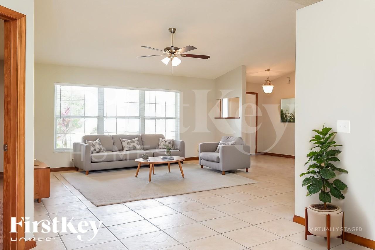 329 Edgewood Ct - Photo 4 of 18