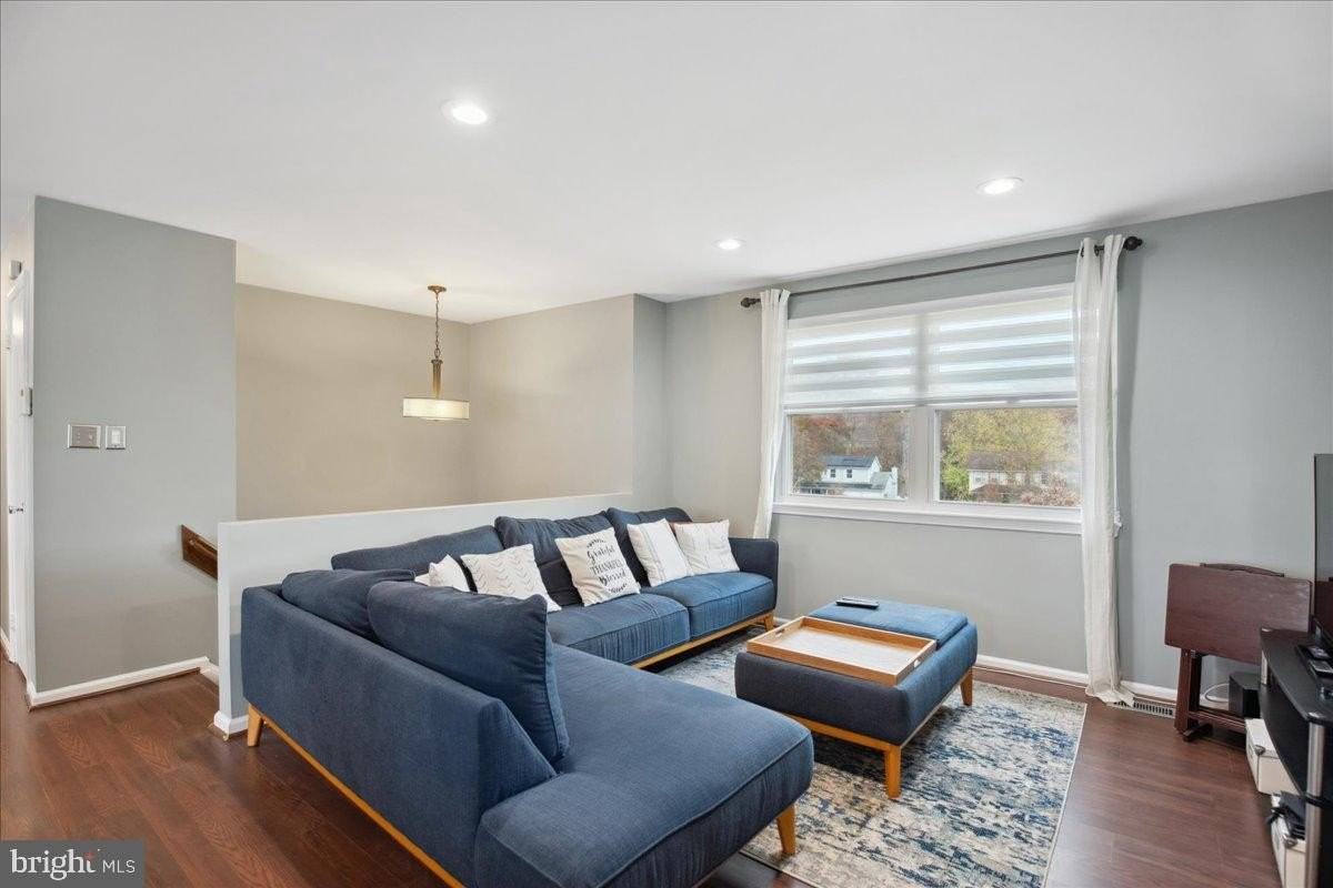 7600 Red Fox Ct - Photo 3 of 28