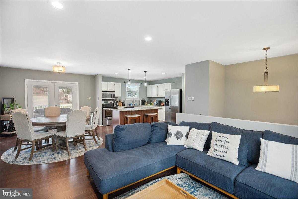 7600 Red Fox Ct - Photo 5 of 28