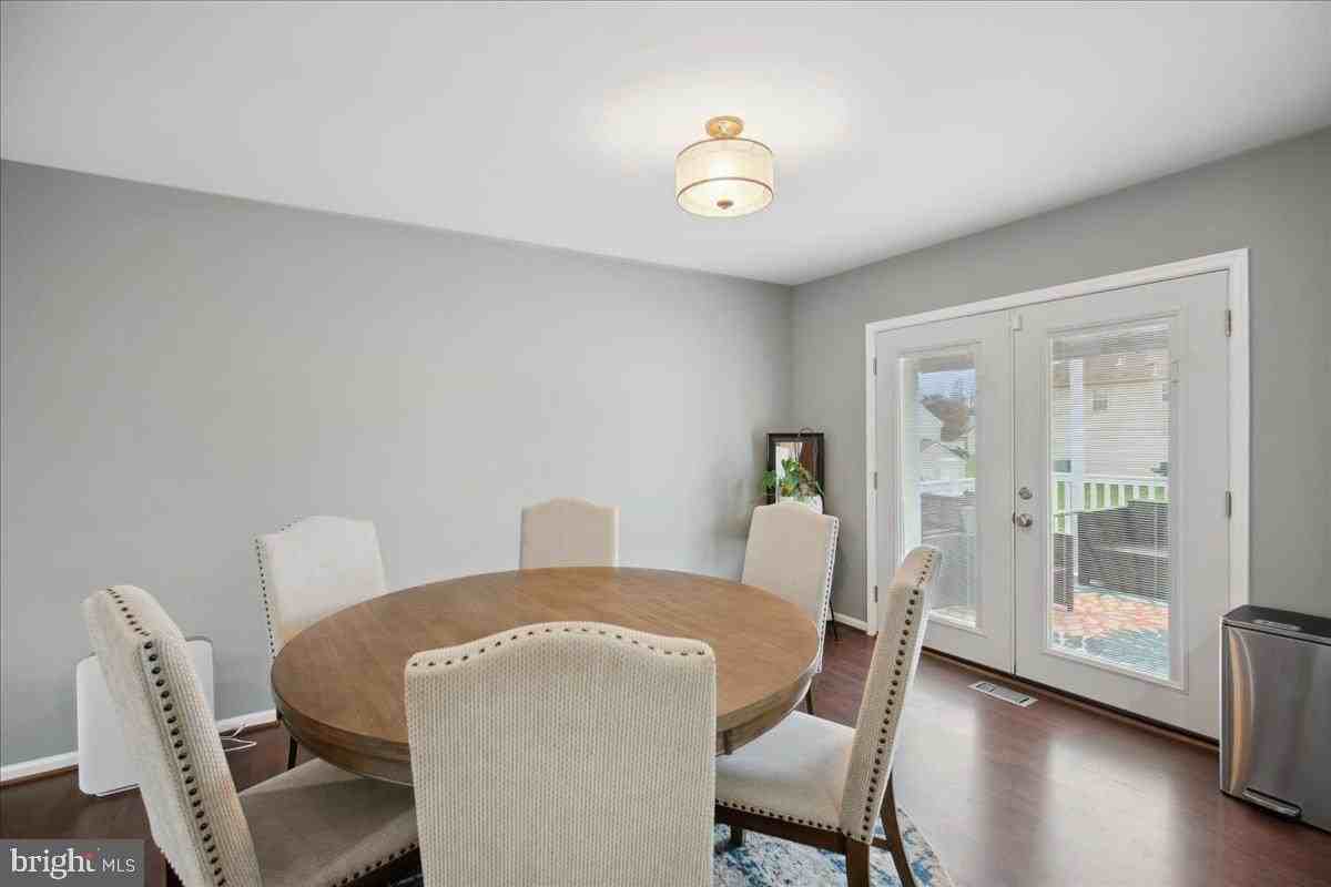 7600 Red Fox Ct - Photo 7 of 28