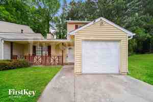 featured image of 1010 Pine Tree Trl