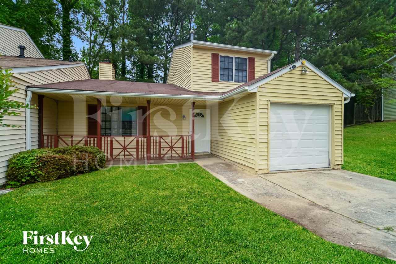 1010 Pine Tree Trl - Photo 2 of 15