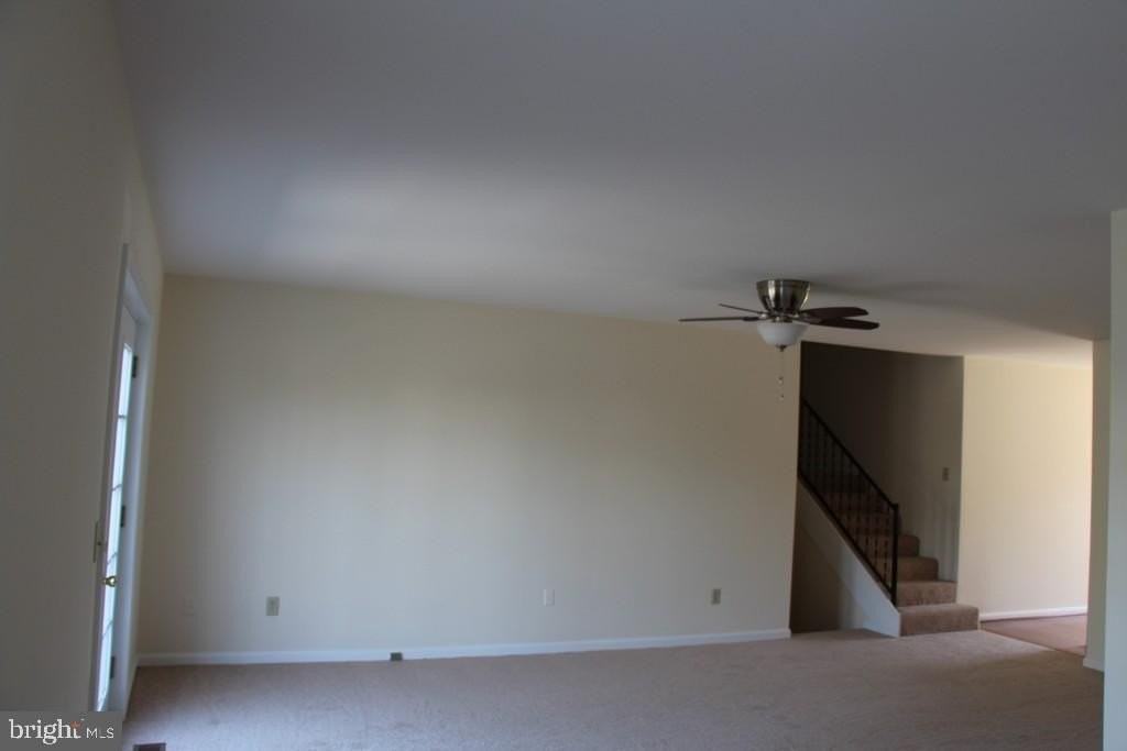 8651 Chester Ct - Photo 3 of 13