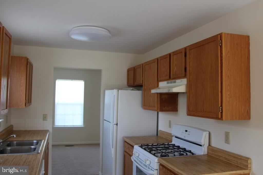 8651 Chester Ct - Photo 4 of 13