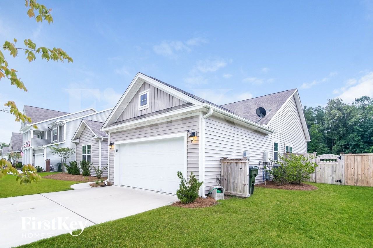 631 Woolum Dr - Photo 2 of 15