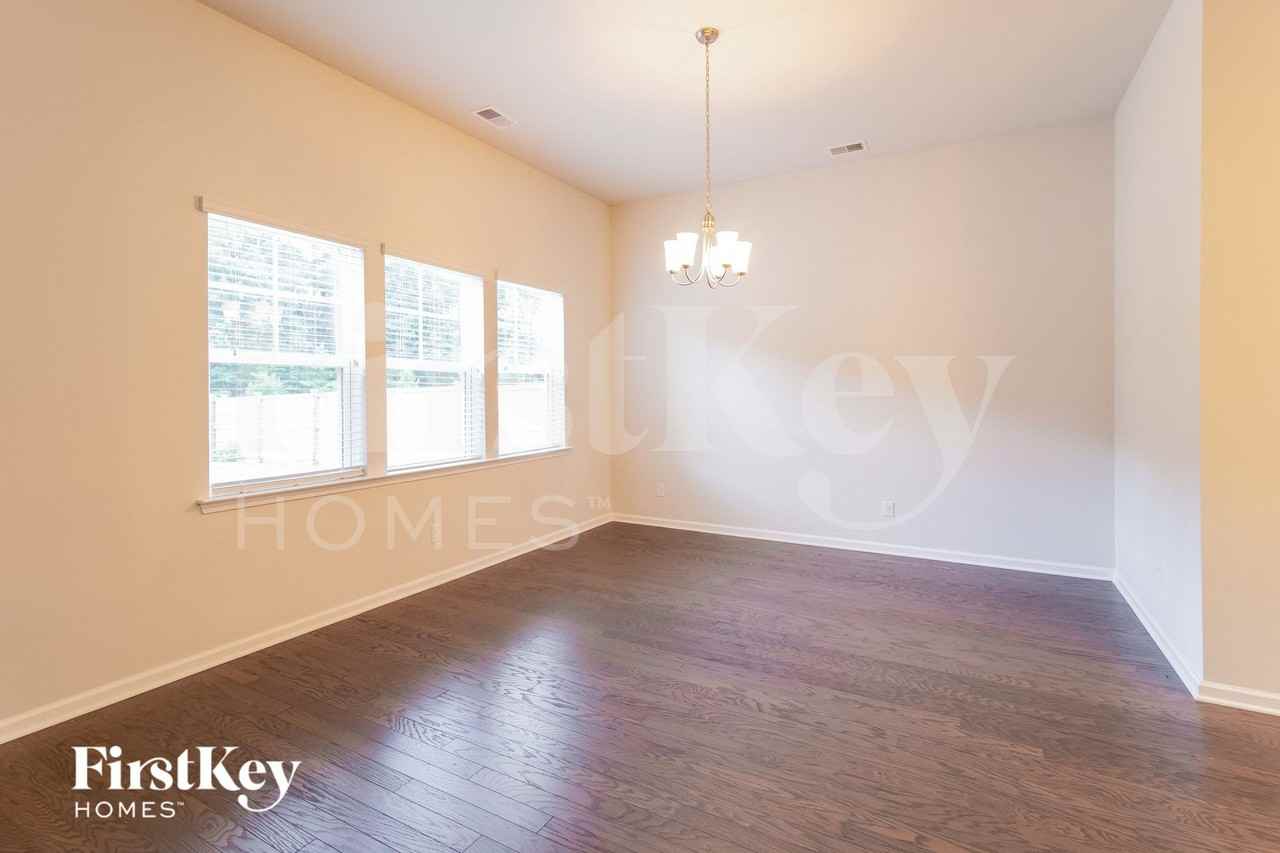 631 Woolum Dr - Photo 5 of 15