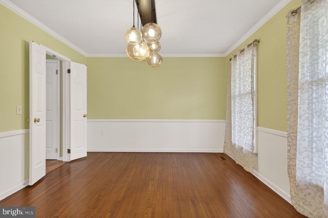 16 Beechtree Ln - Photo 4 of 28