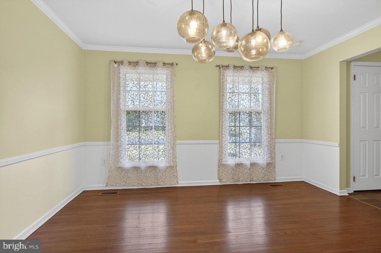 16 Beechtree Ln - Photo 5 of 28