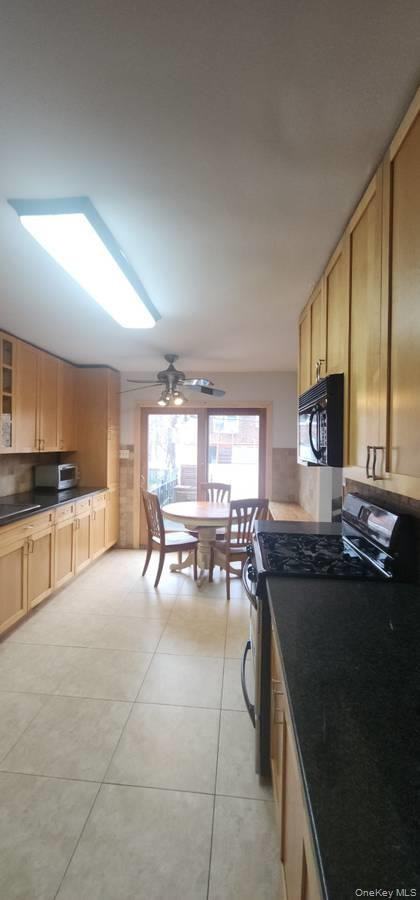 7920 150th St ##2 - Photo 2 of 5