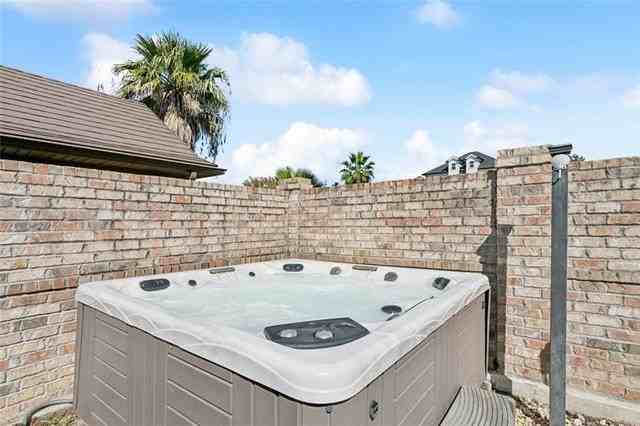 100 Southern Star - Photo 5 of 41