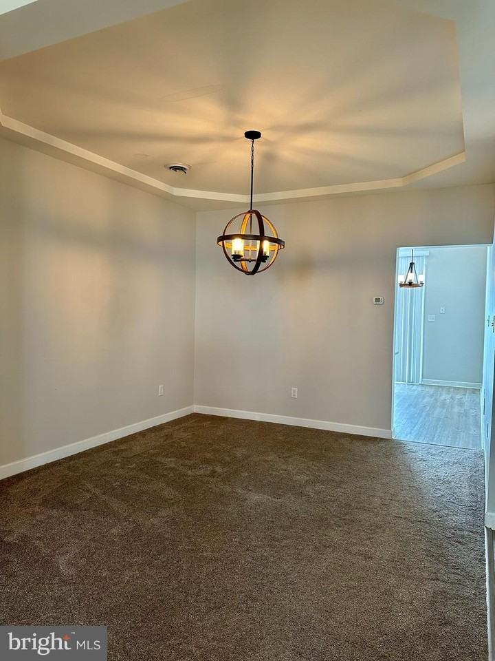 207 Springmont Dr - Photo 4 of 14