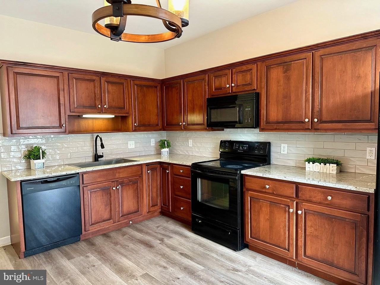 207 Springmont Dr - Photo 5 of 14