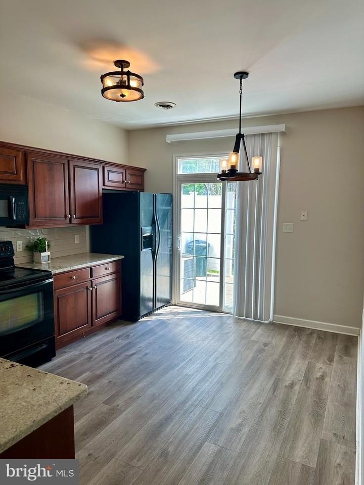 207 Springmont Dr - Photo 6 of 14