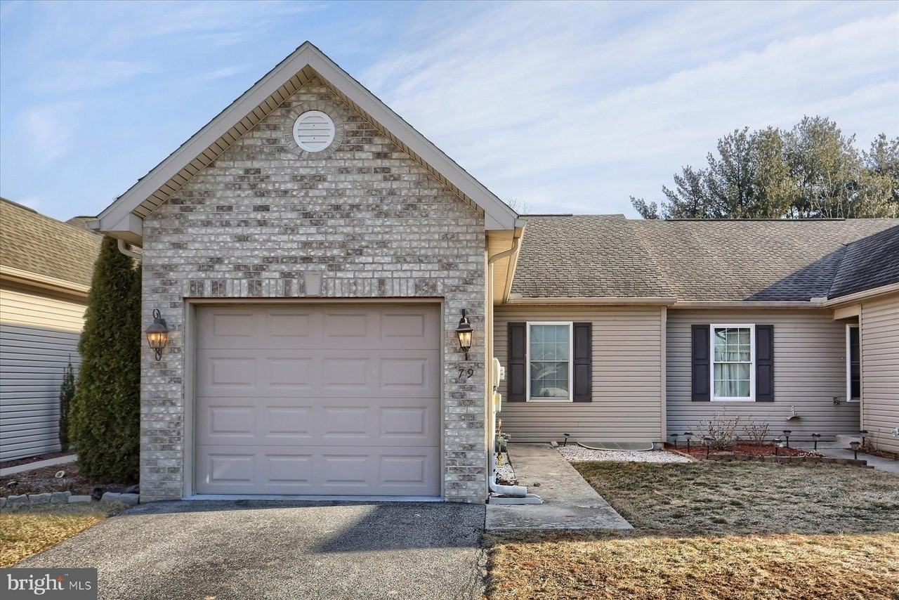 79 Keswick Dr - Photo 2 of 24