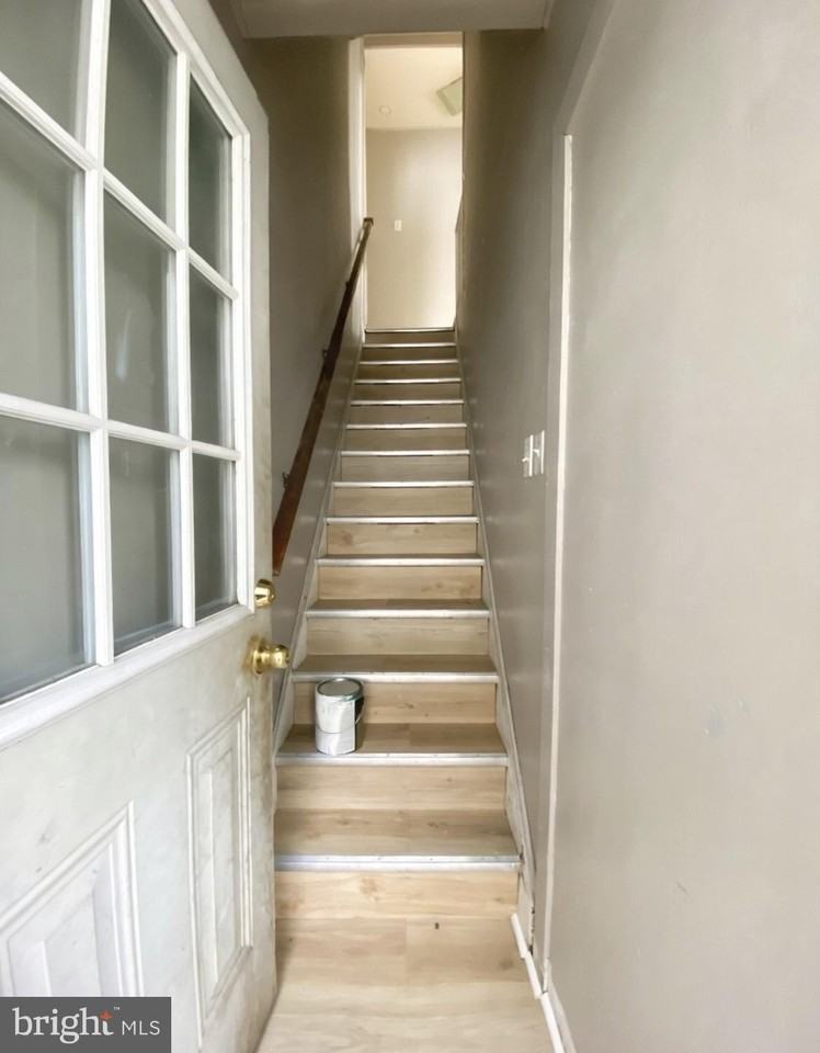 251 Susquehanna Ave Apt 2 - Photo 3 of 20