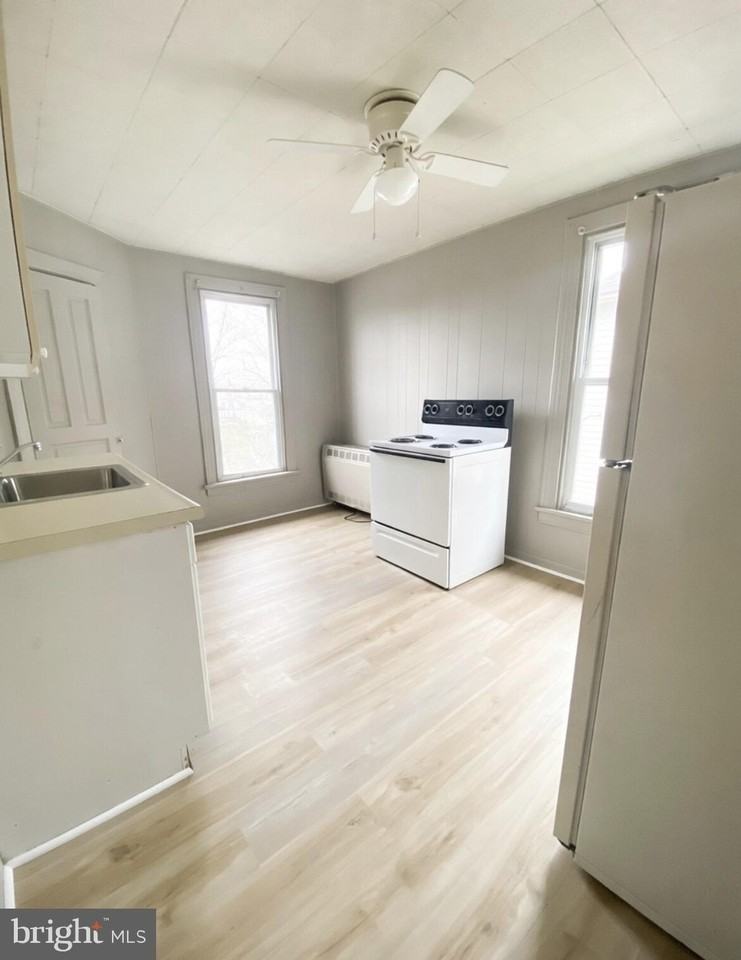 251 Susquehanna Ave Apt 2 - Photo 6 of 20