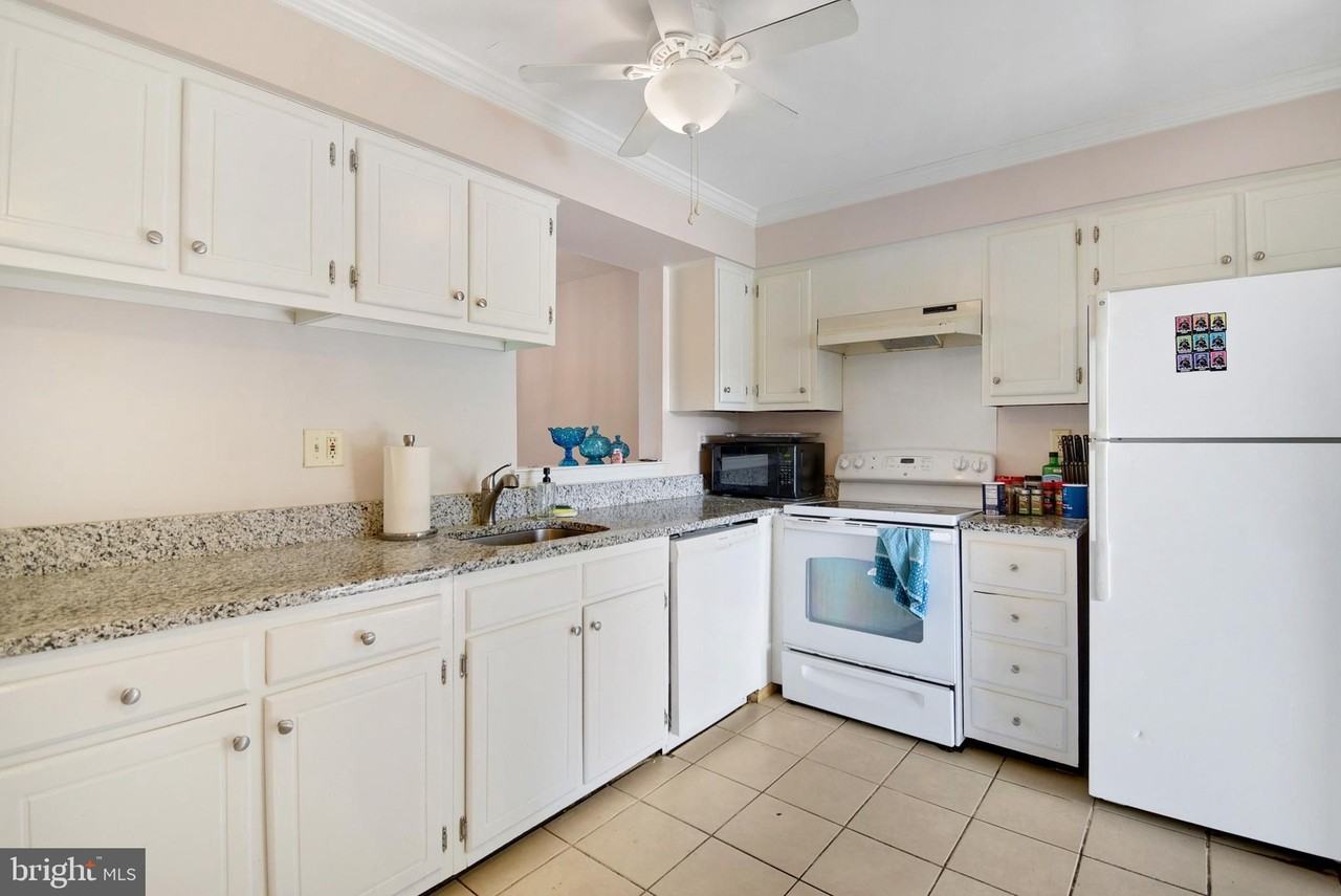 308 Kidwelly Ct - Photo 4 of 16