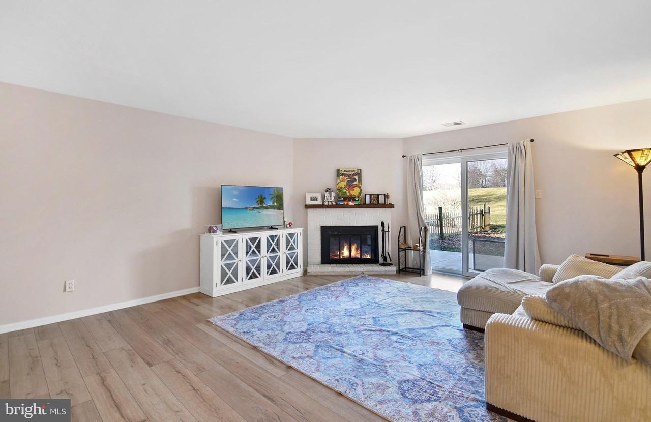 308 Kidwelly Ct - Photo 6 of 16