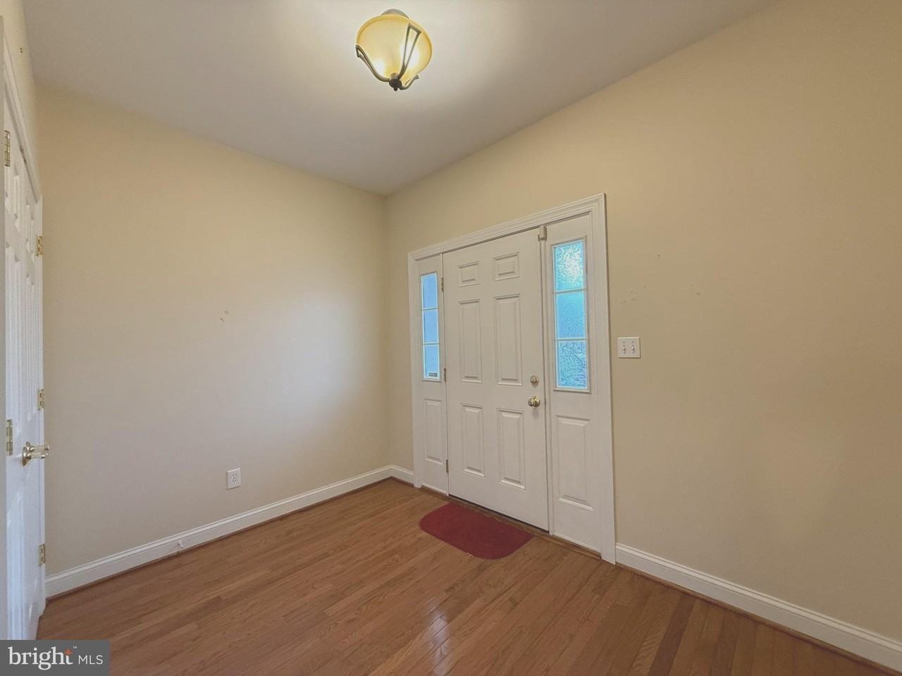 122 Providence Ln - Photo 4 of 32