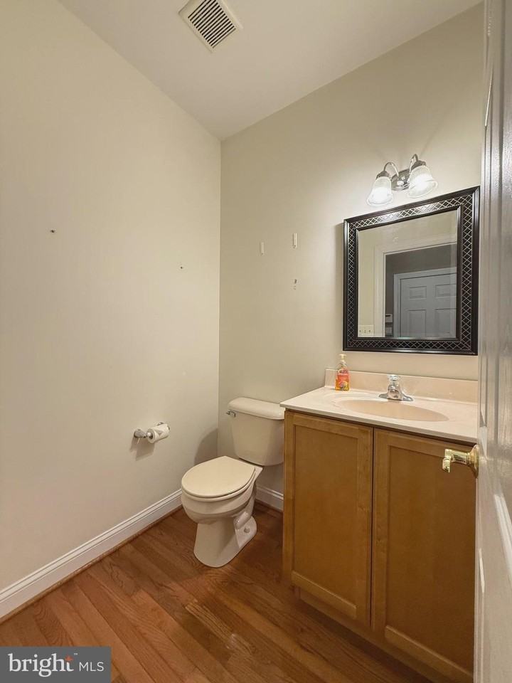 122 Providence Ln - Photo 5 of 32