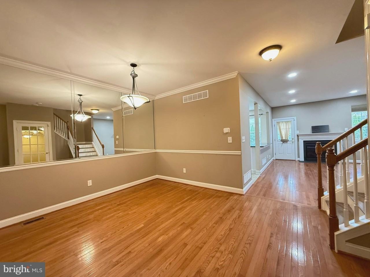 122 Providence Ln - Photo 6 of 32