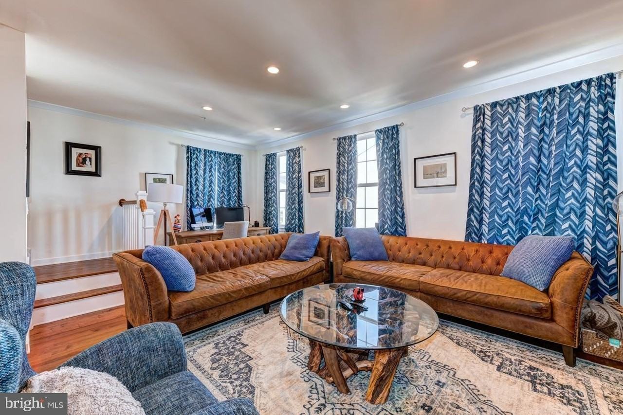 10 Manchester Dr - Photo 3 of 33