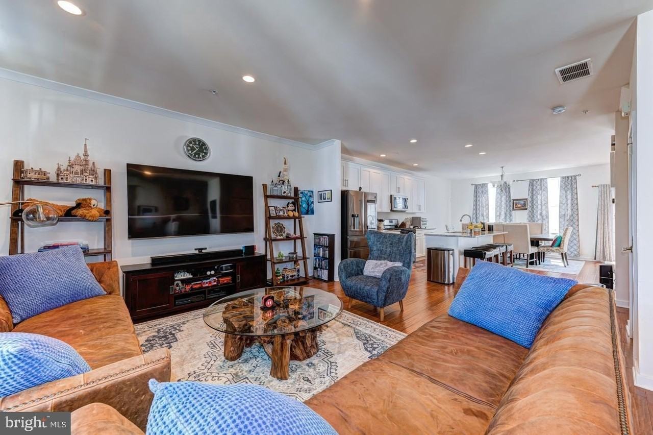 10 Manchester Dr - Photo 4 of 33