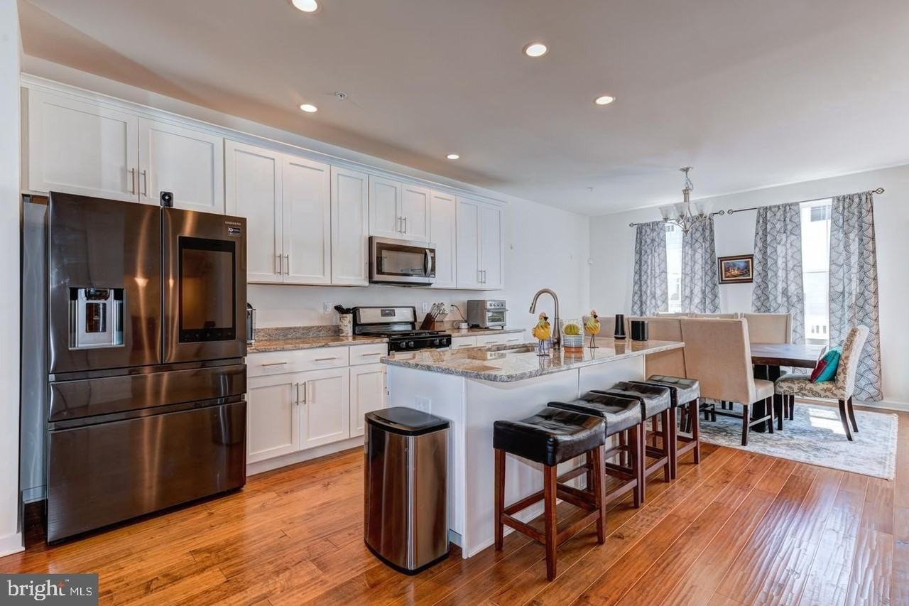 10 Manchester Dr - Photo 5 of 33