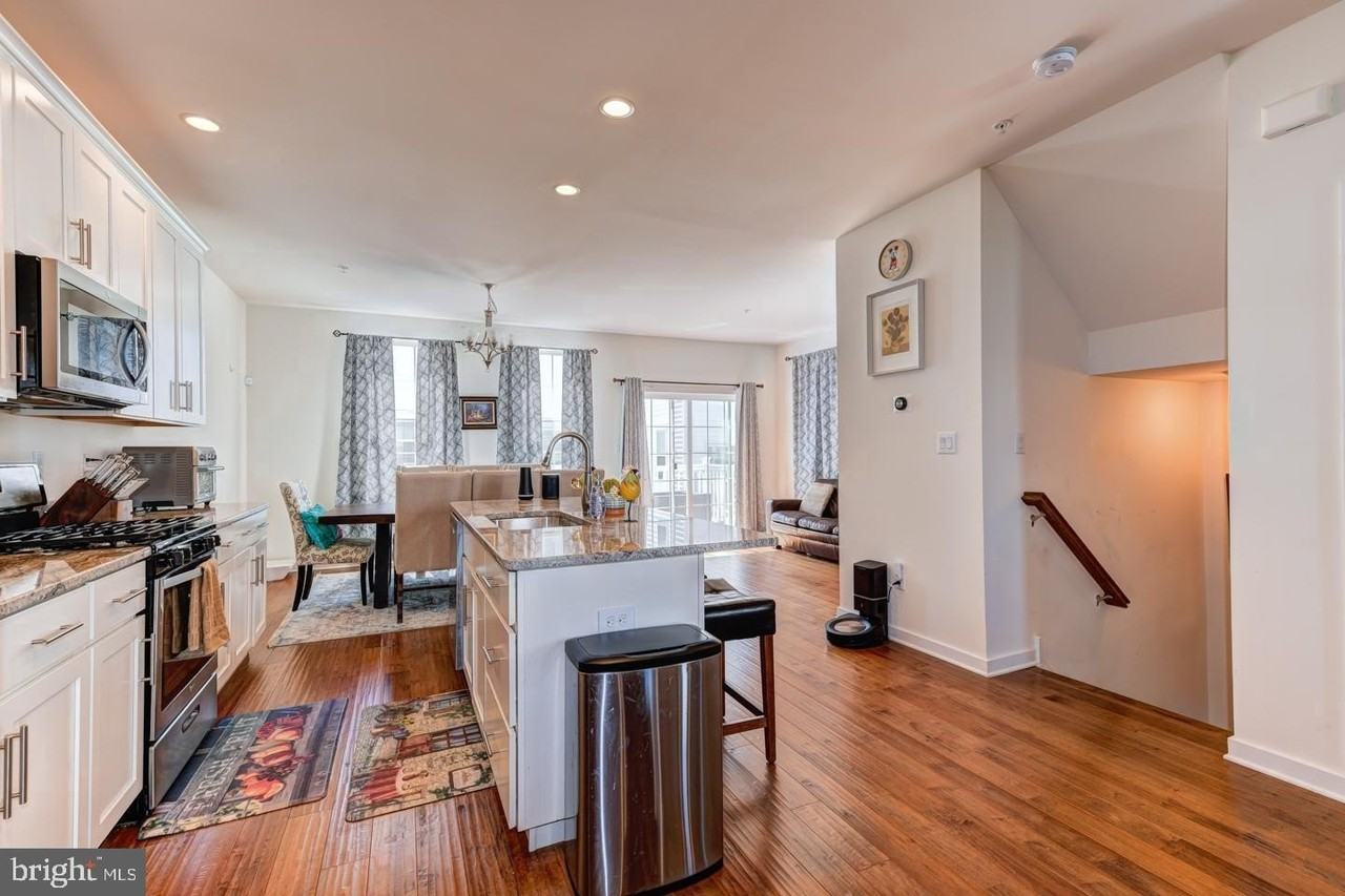 10 Manchester Dr - Photo 6 of 33