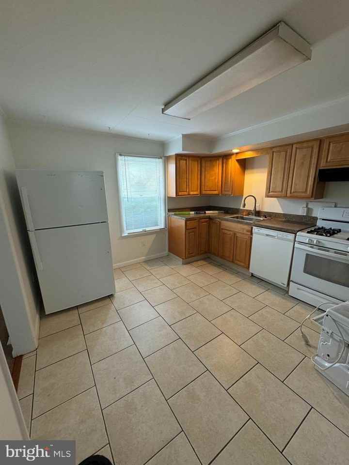 813 E GLENSIDE Avenue - Photo 4 of 14