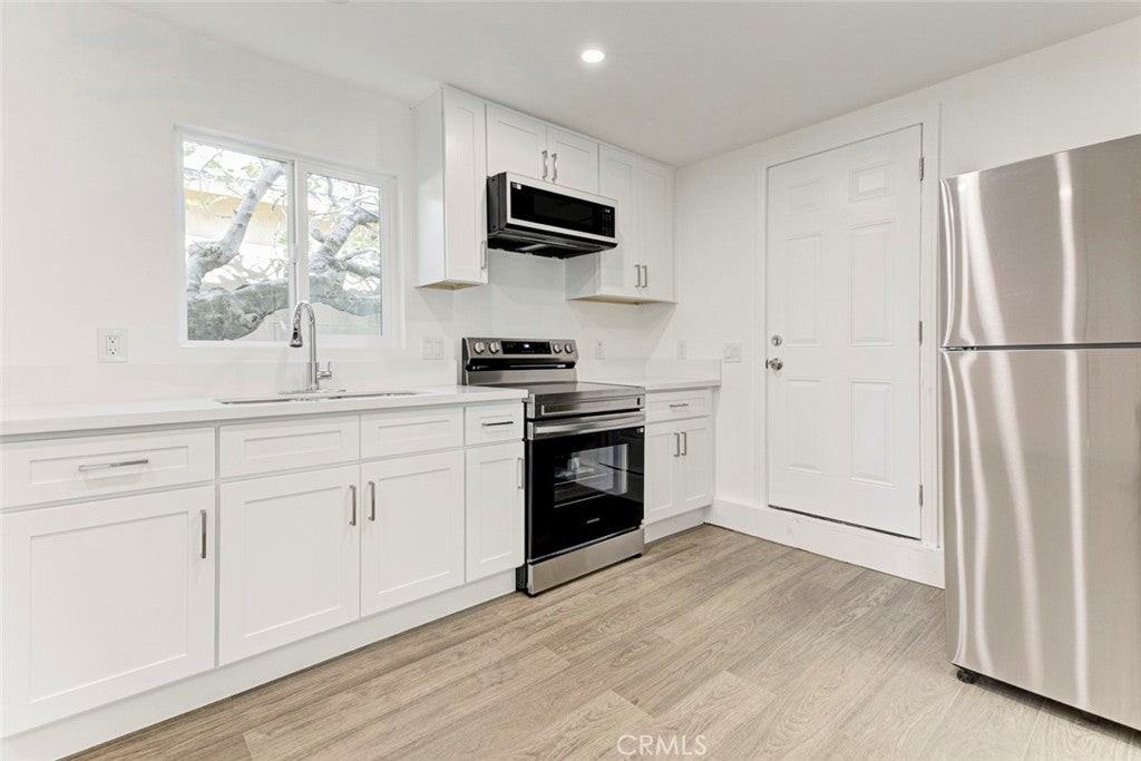 16503 Kingsbury St - Photo 6 of 16