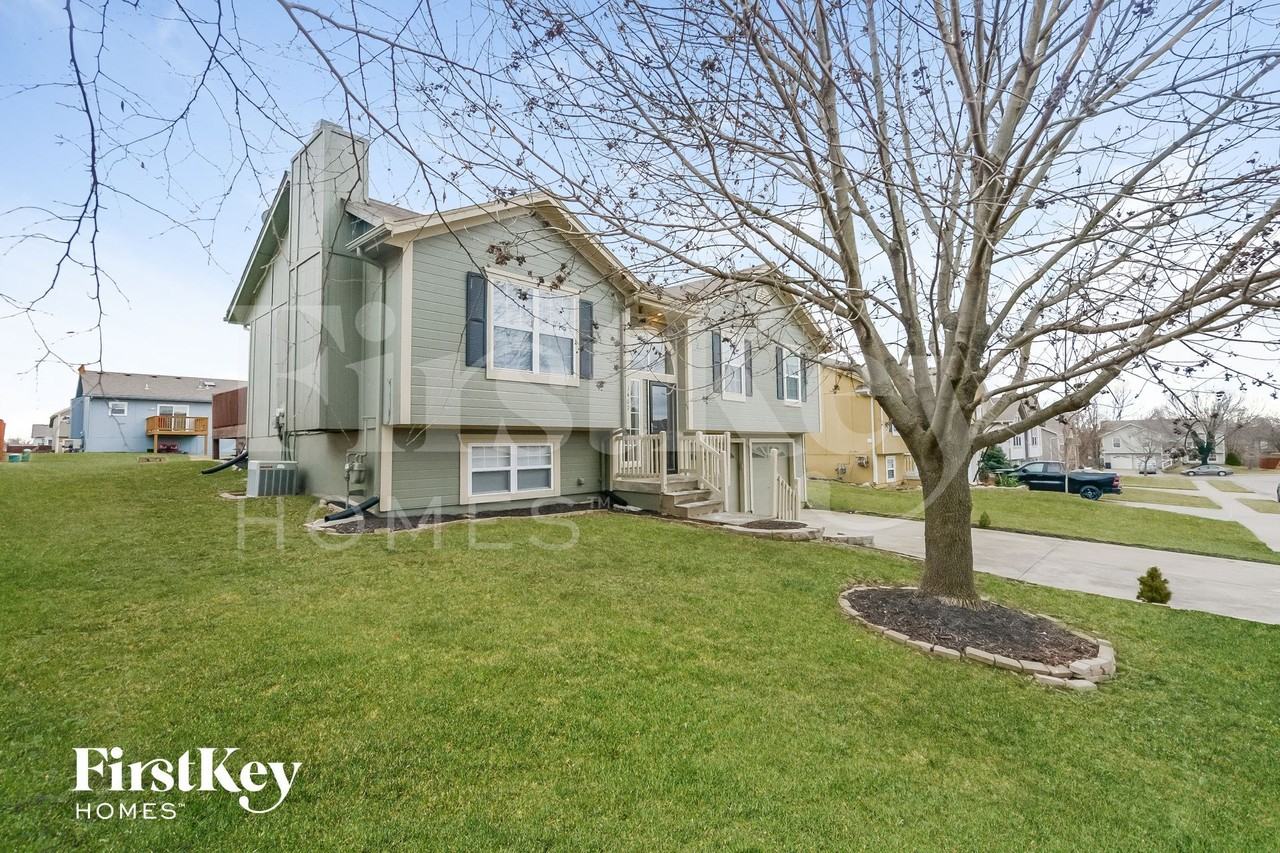 1407 Birch Dr - Photo 2 of 15