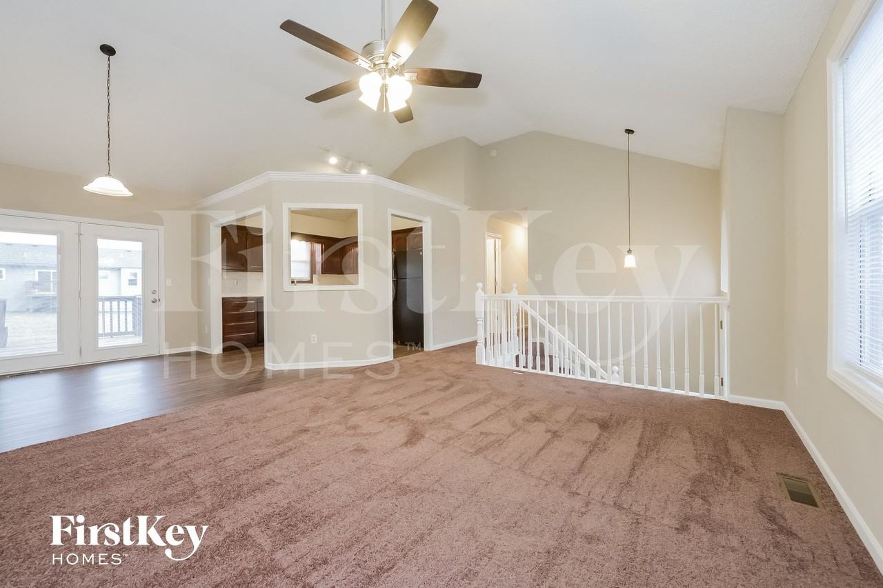 1407 Birch Dr - Photo 4 of 15