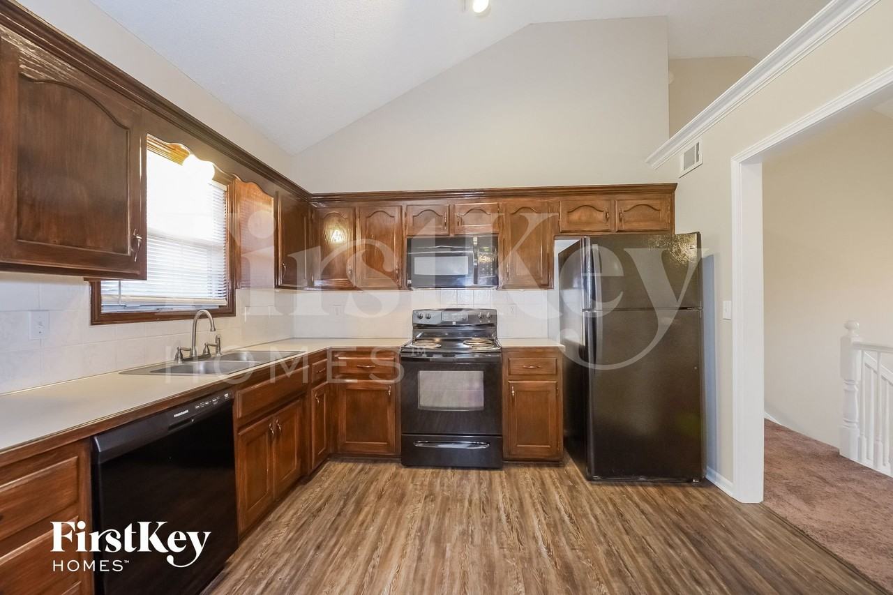 1407 Birch Dr - Photo 5 of 15