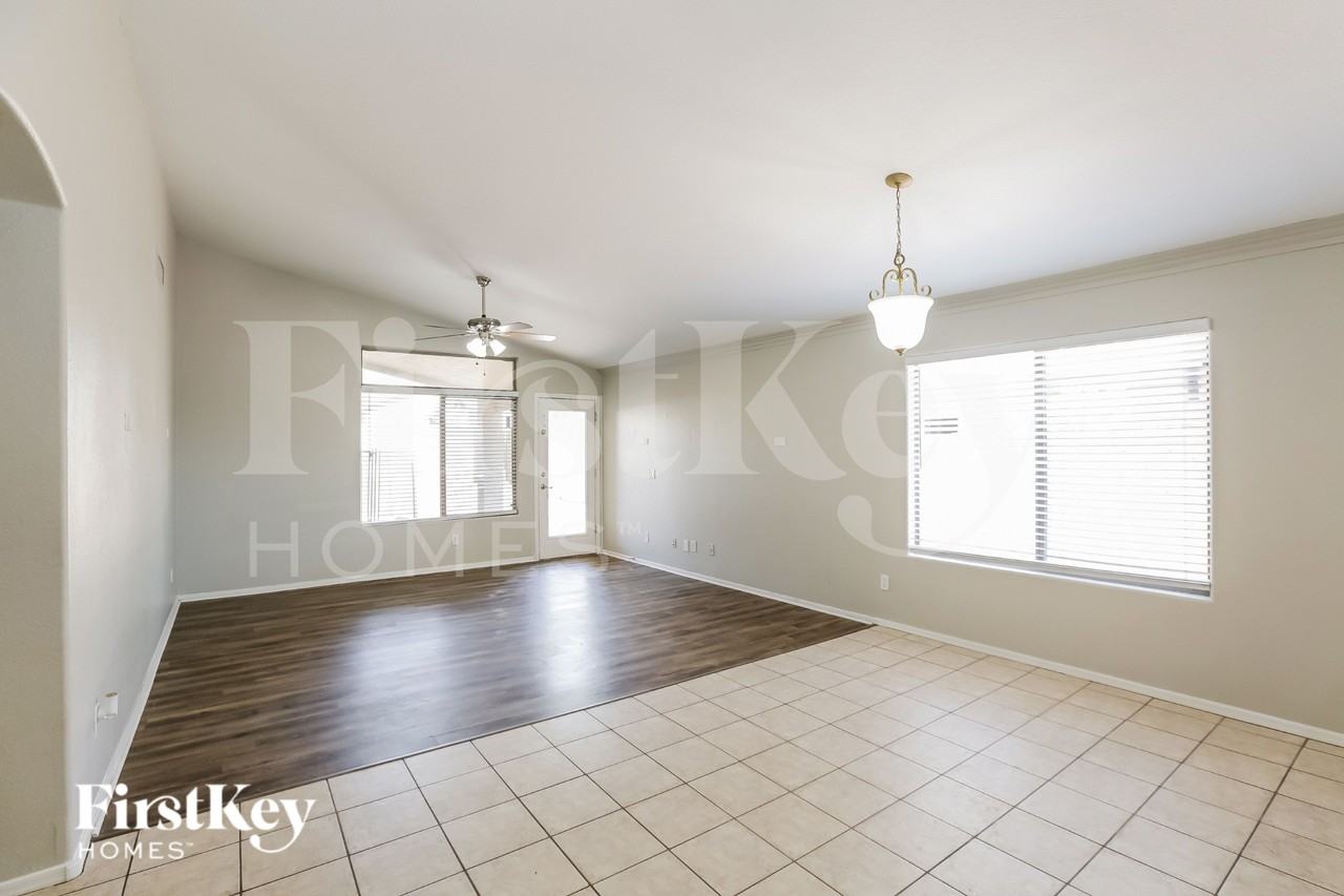 14944 N 133rd Dr - Photo 4 of 16