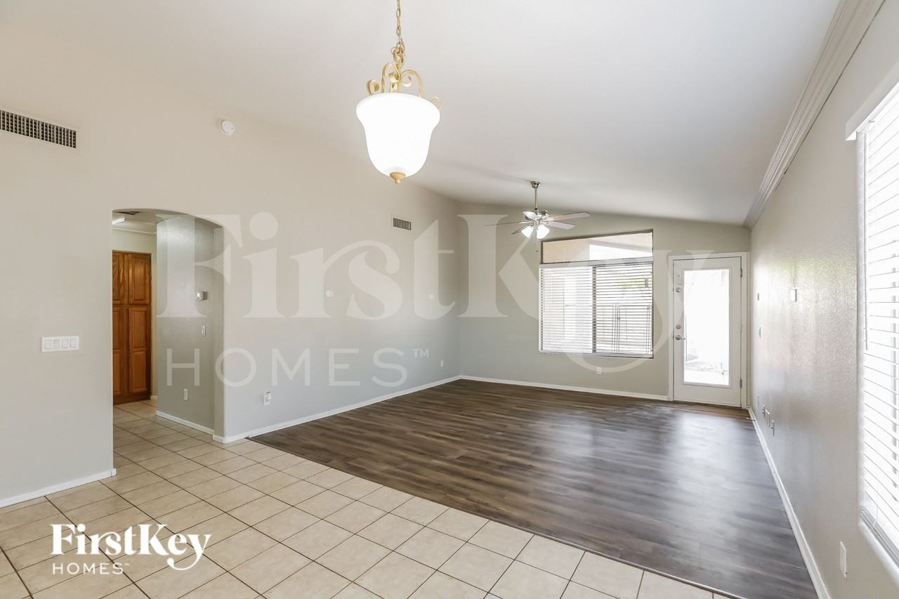14944 N 133rd Dr - Photo 5 of 16