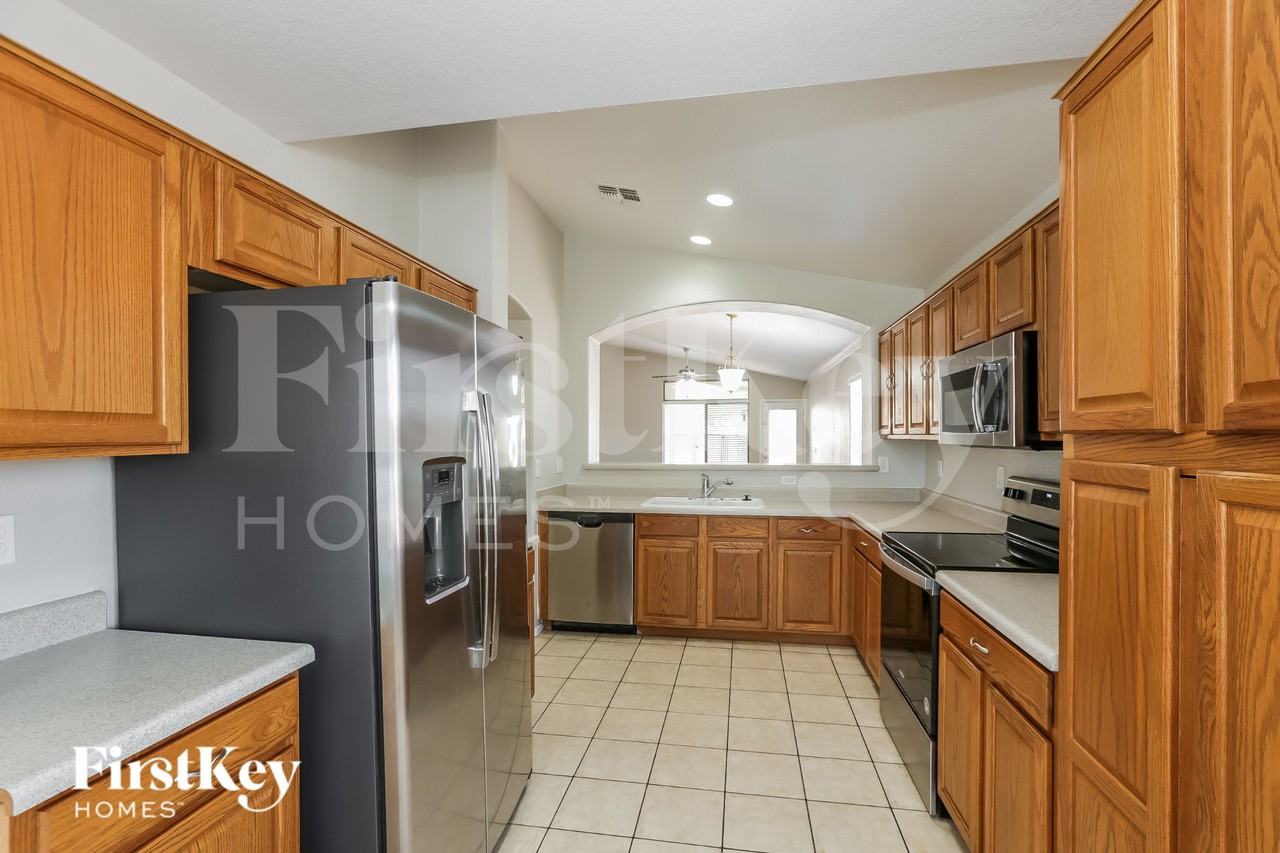 14944 N 133rd Dr - Photo 7 of 16