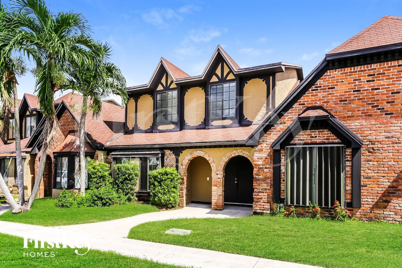 9195 Nwcourt - Photo 2 of 15