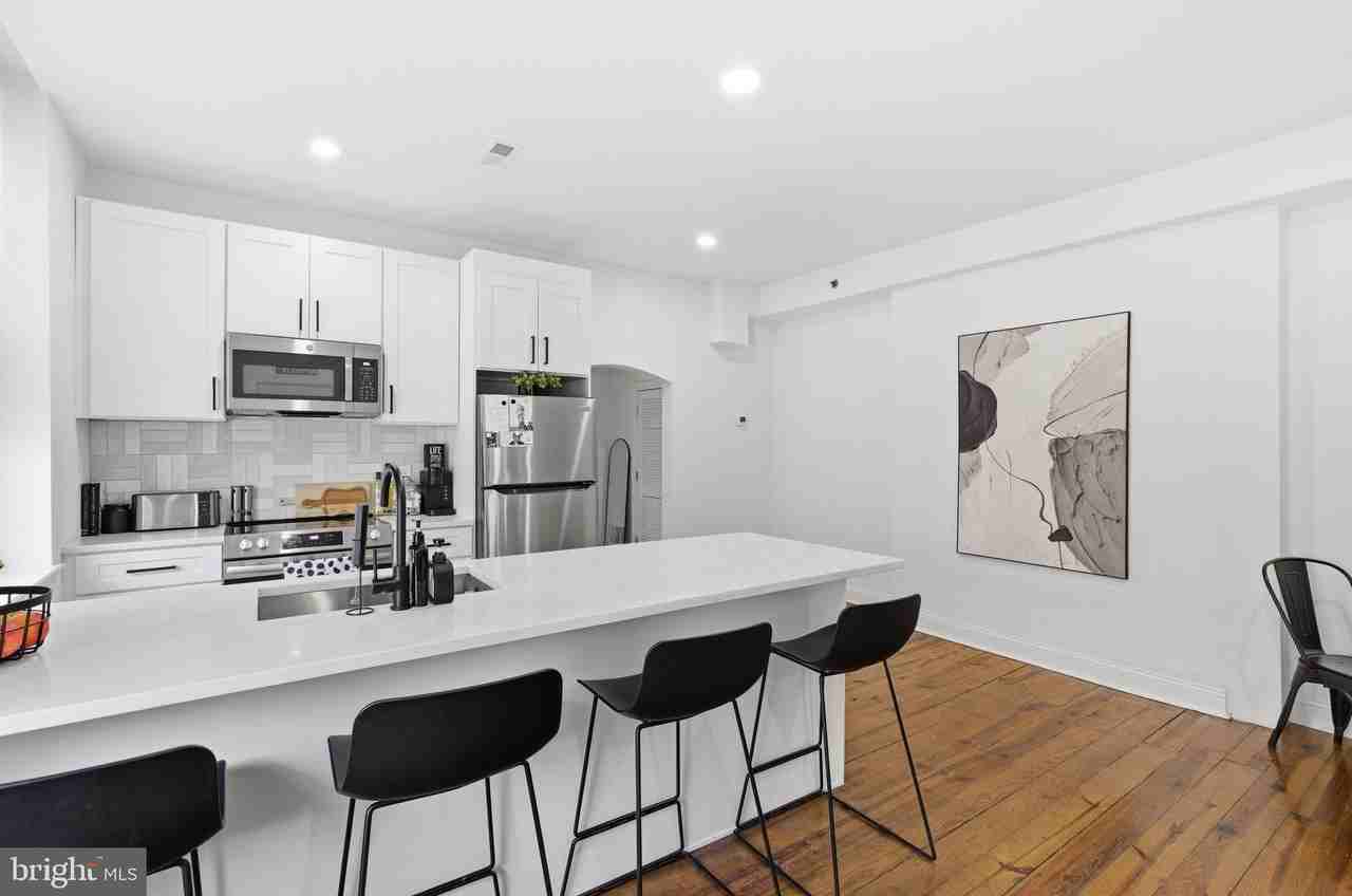 700 S 2nd St Unit B1 - Photo 2 of 18